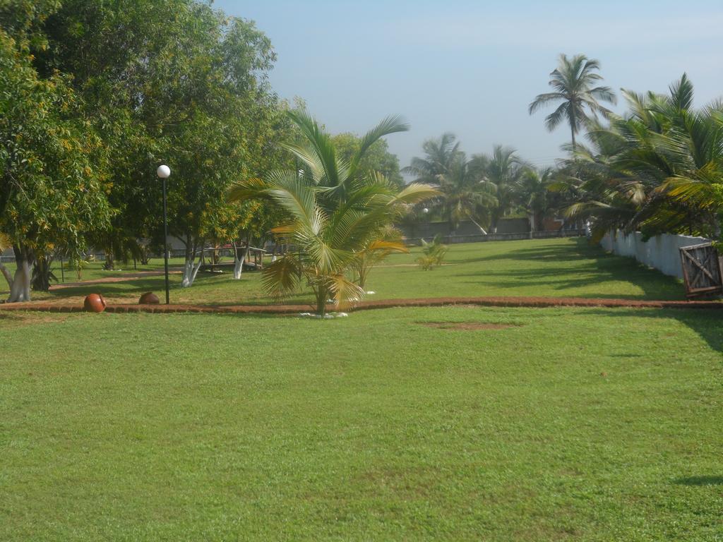 Legacy Tribe Beach Resort Prampram 外观 照片