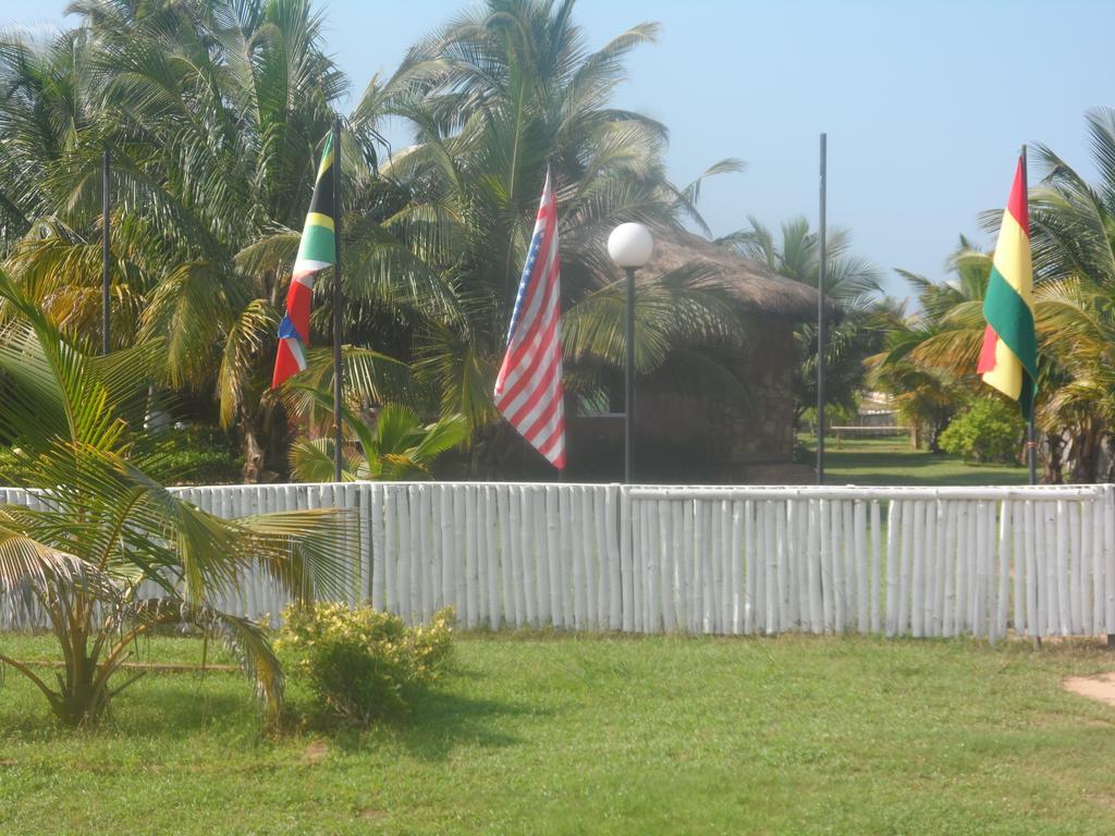 Legacy Tribe Beach Resort Prampram 外观 照片