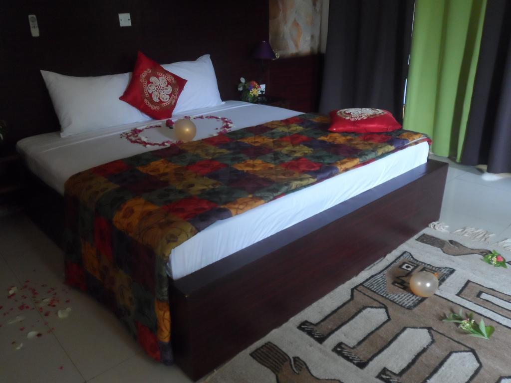 Legacy Tribe Beach Resort Prampram 外观 照片