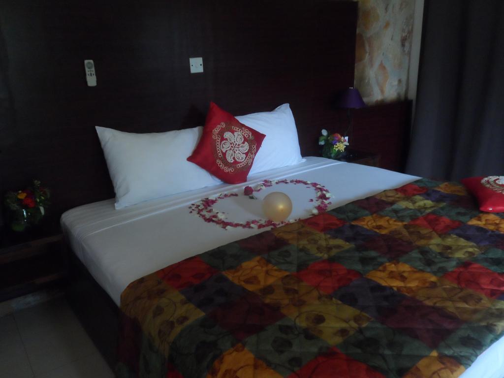 Legacy Tribe Beach Resort Prampram 外观 照片