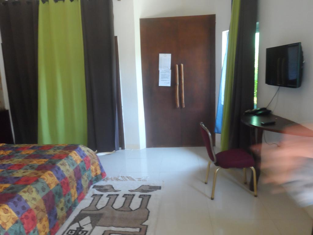 Legacy Tribe Beach Resort Prampram 外观 照片