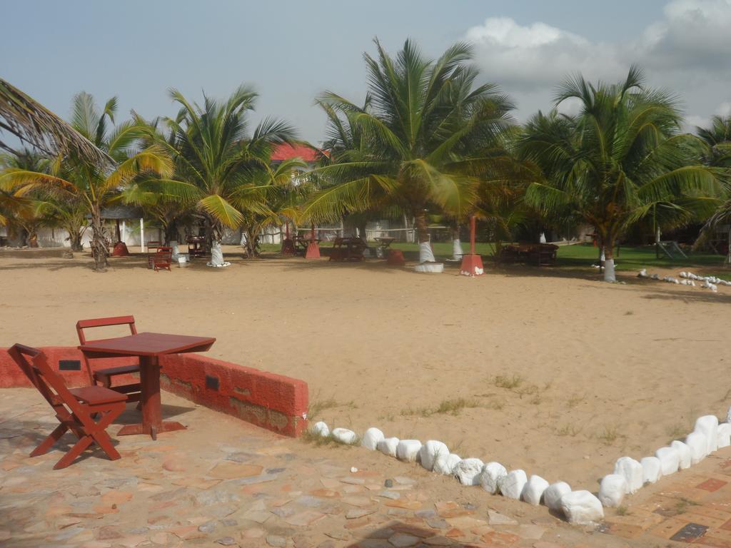 Legacy Tribe Beach Resort Prampram 外观 照片