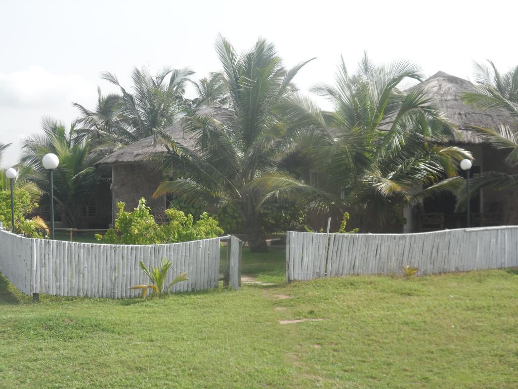 Legacy Tribe Beach Resort Prampram 外观 照片