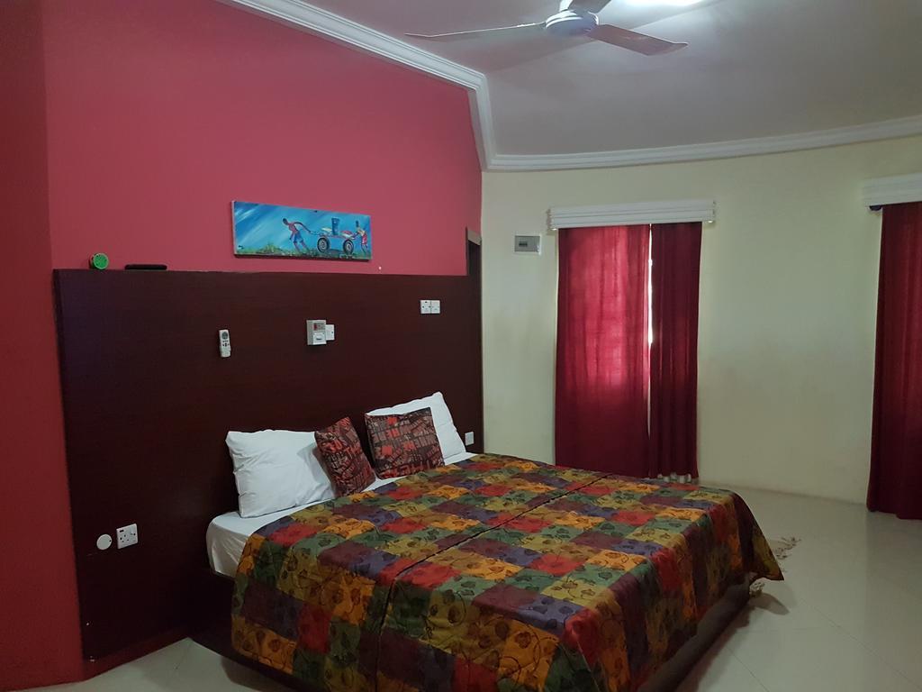Legacy Tribe Beach Resort Prampram 外观 照片